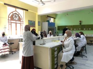 Read more about the article University of Kerbala Organizing a Course on How to Use Laboratory Equipment