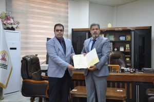 Read more about the article President  of University of Kerbala Honors a Lecturer  from  College of Administration and Economics for being a Scientific Reviewer in a British Journal
