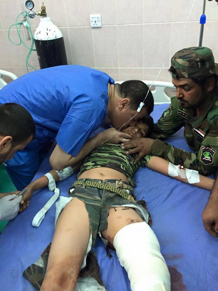 Read more about the article تطوع أطباء ومسعفين من كلية الطب في جامعة كربلاء لتقديم الخدمات العلاجية للقوات المسلحة والحشد الشعبي