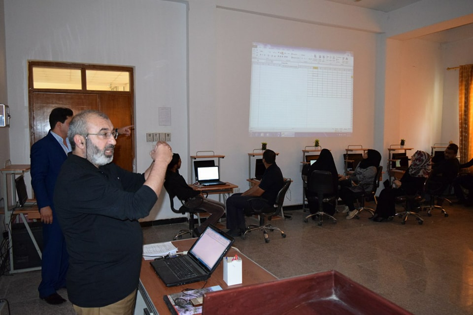 Read more about the article جامعة كربلاء تقيم دورة تدريبية على برنامجي الوورد و الإكسل للخريجين