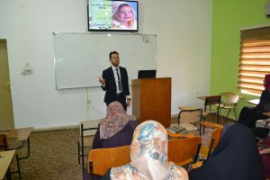 Read more about the article كلية التمريض تعقد ورشة عمل عن استخدام تخطيط القلب الكهربائي في التشخيص المبكر للامراض