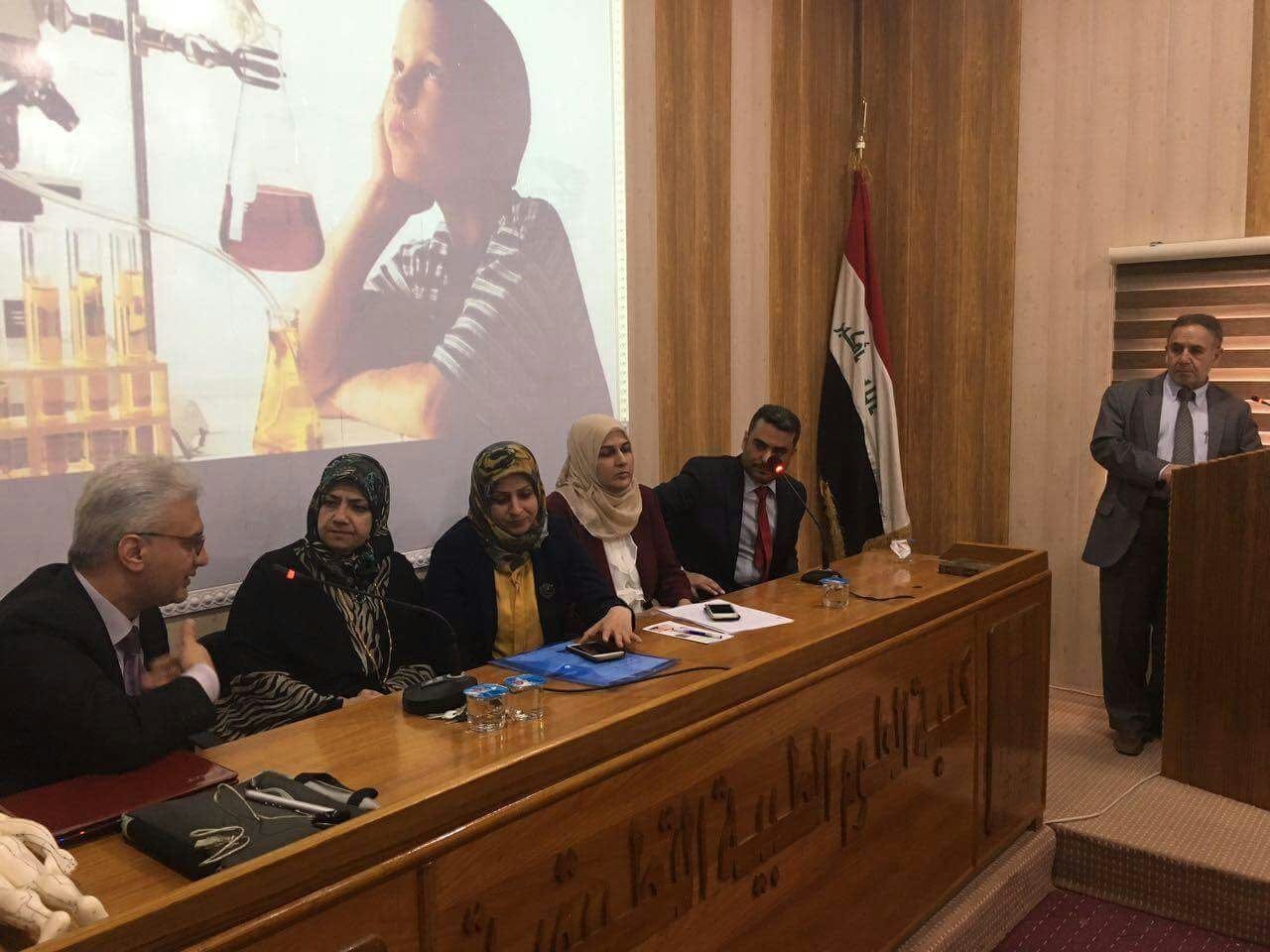 Read more about the article حلقة نقاشية في جامعة كربلاء تبحث دور الفيتامينات في مرض السرطان