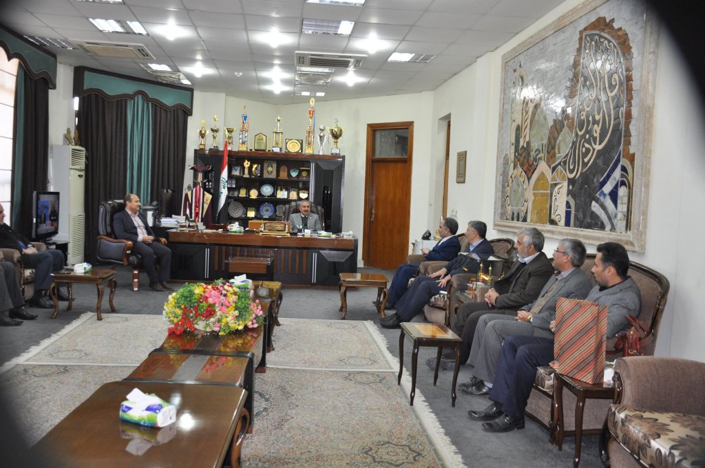 Read more about the article جامعة كربلاء تبحث مع جامعة ازاد الايرانية برامجاً لتطبيق الابحاث