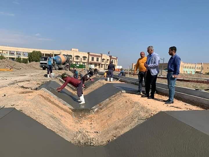 Read more about the article الكوادر الفنية والهندسية في رئاسة جامعة كربلاء تباشر في تبطين القناة الناقلة للمياه