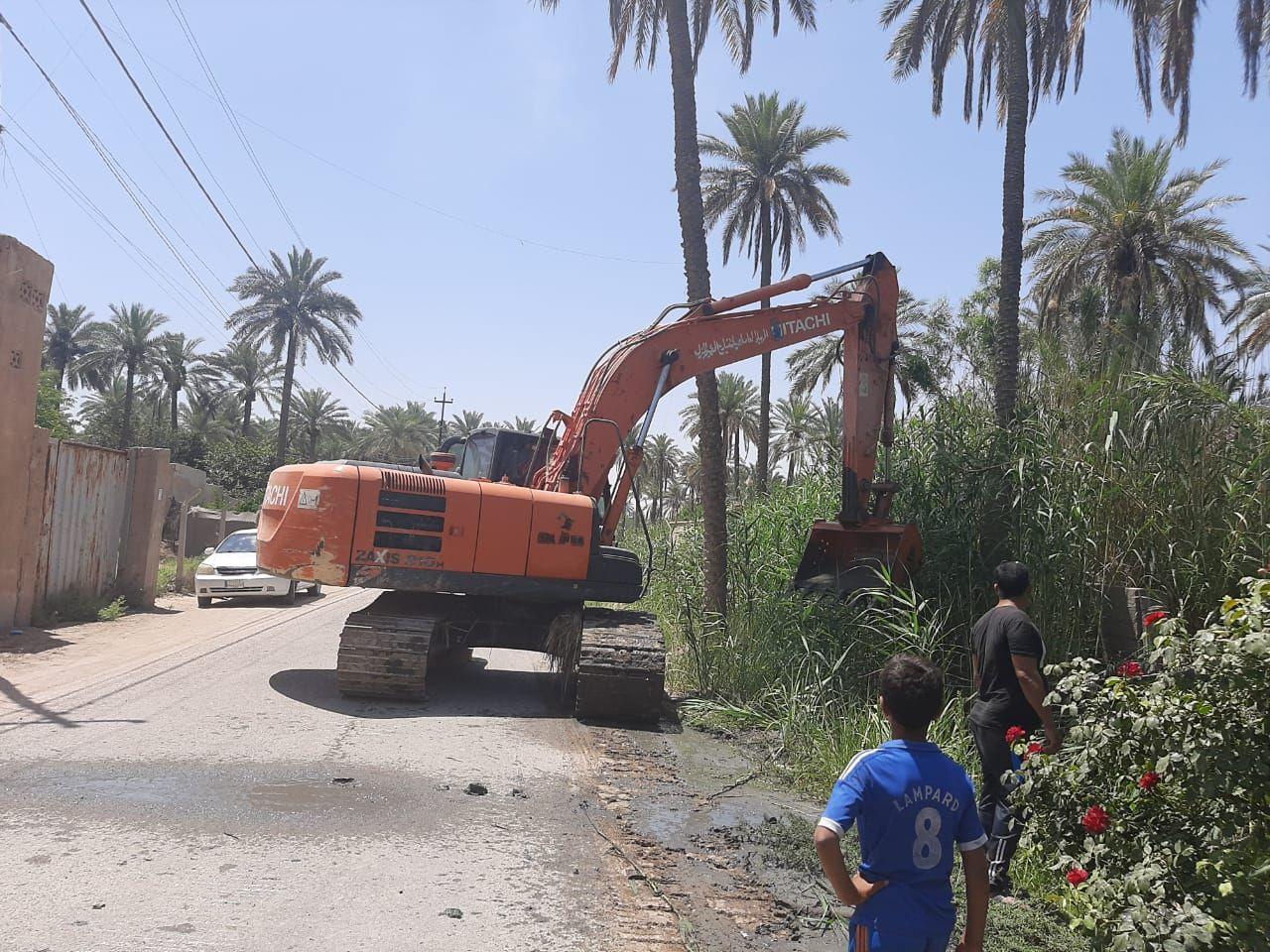 Read more about the article الموارد المائية في كربلاء وبالتعاون مع جامعة كربلاء تنفذ حملة كري نهر فريحة الواصل للمدينة الجامعية