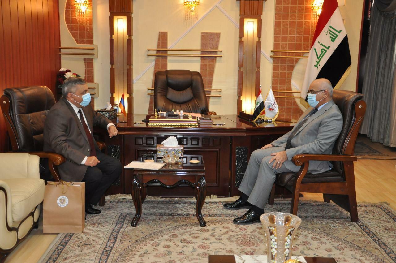 Read more about the article وزير التعليم يستقبل السفير الأرمني ويكشف عن اتفاقات مرتقبة مع جامعات عالمية