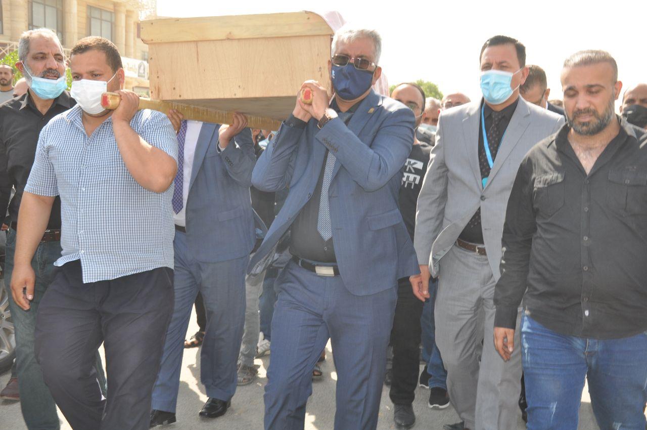 Read more about the article تشييع مهيب لرئيس جامعة كربلاء الاسبق وسط حضور اكاديمي كبير