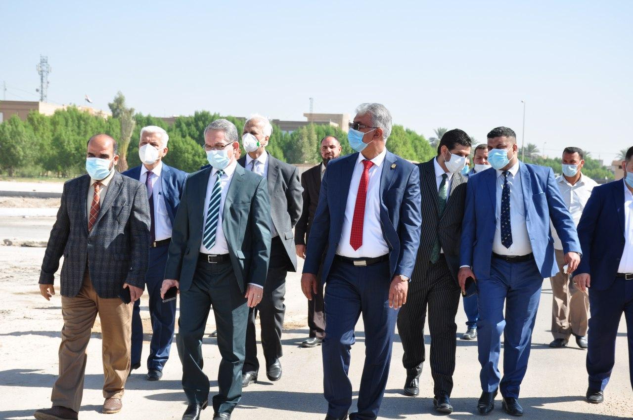 Read more about the article وكيل وزير التعليم العالي والبحث العلمي الأستاذ الدكتور غسان حميد يتفقد مجريات الامتحان التنافسي في جامعة كربلاء