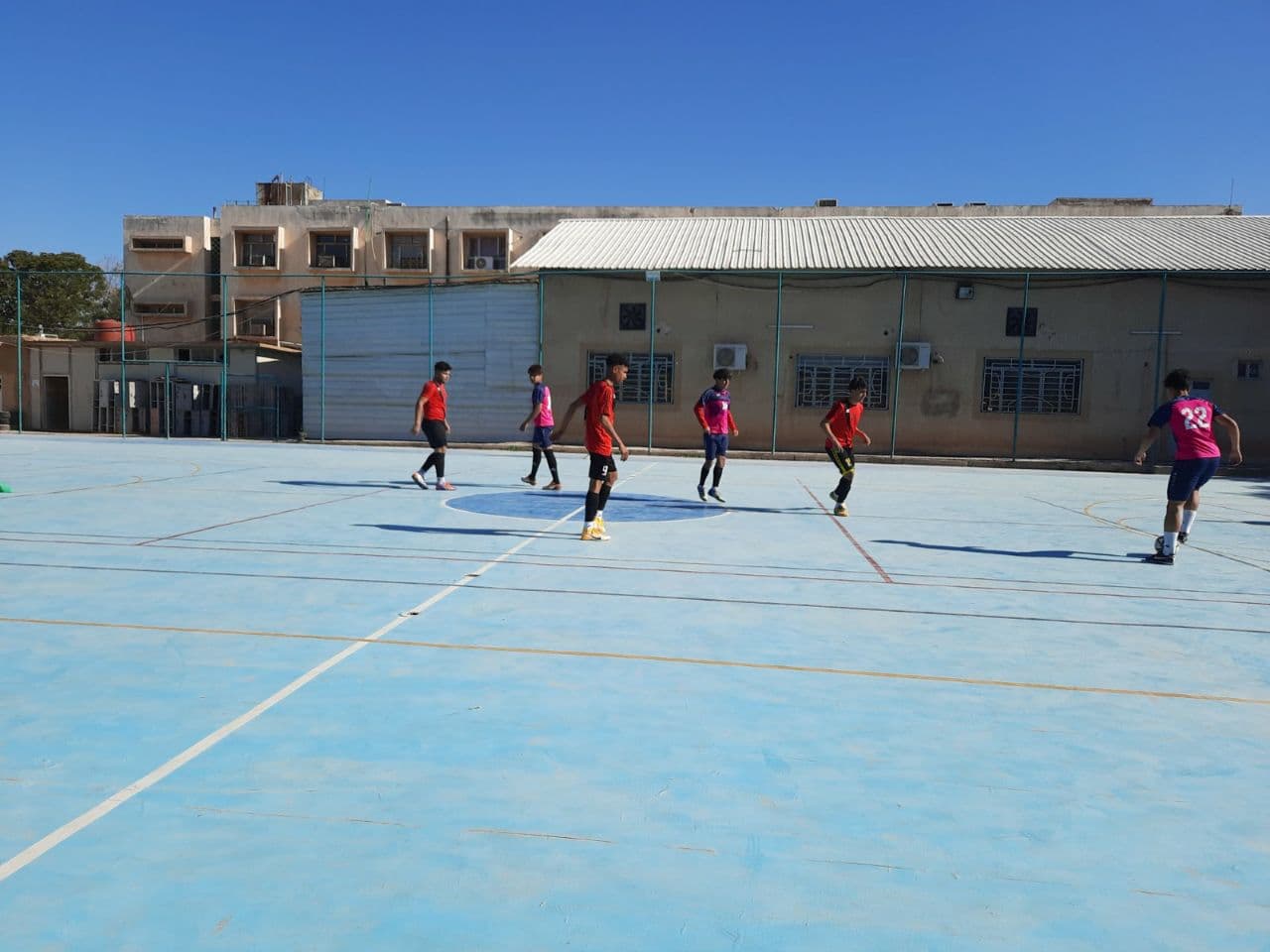 Read more about the article انطلاق بطولة كلية التربية البدنية في جامعة كربلاء بكرة القدم للصالات