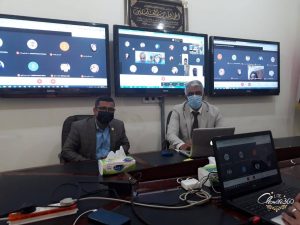 Read more about the article السيد رئيس جامعة كربلاء يتفقد القاعات الامتحانية الالكترونية لطلبة الدراسات الاولية