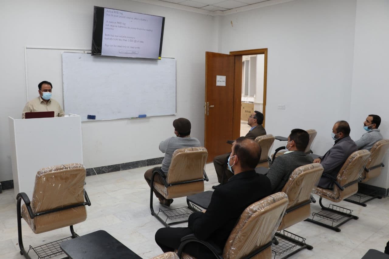 Read more about the article جامعة كربلاء تقيم حلقة نقاشية عن زراعة الرقاقات المايكروية داخل جسم الانسان