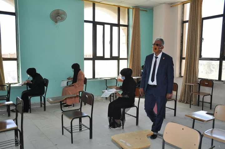 You are currently viewing رئيس جامعة كربلاء يتفقد الامتحانات الحضورية لطلبة الدراسات الاولية