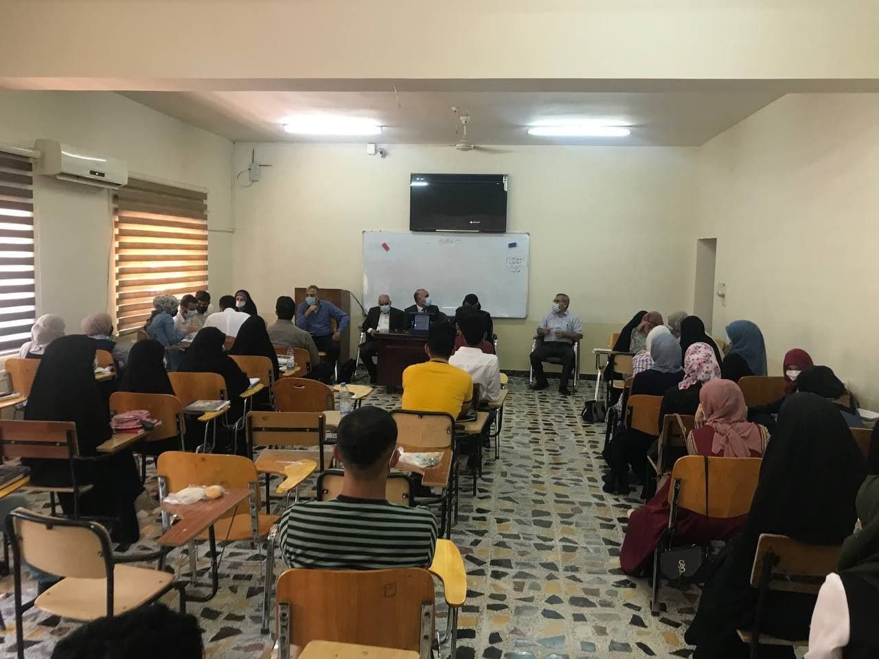 Read more about the article مناظرة علمية في جامعة كربلاء بين طلبة كلية التمريض باشراف مباشر من الاستاذ الدكتور علي كريم الجبوري عميد كلية التمريض/ جامعة كربلاء وبمشاركة رؤساء الفروع العلمية في الكلية