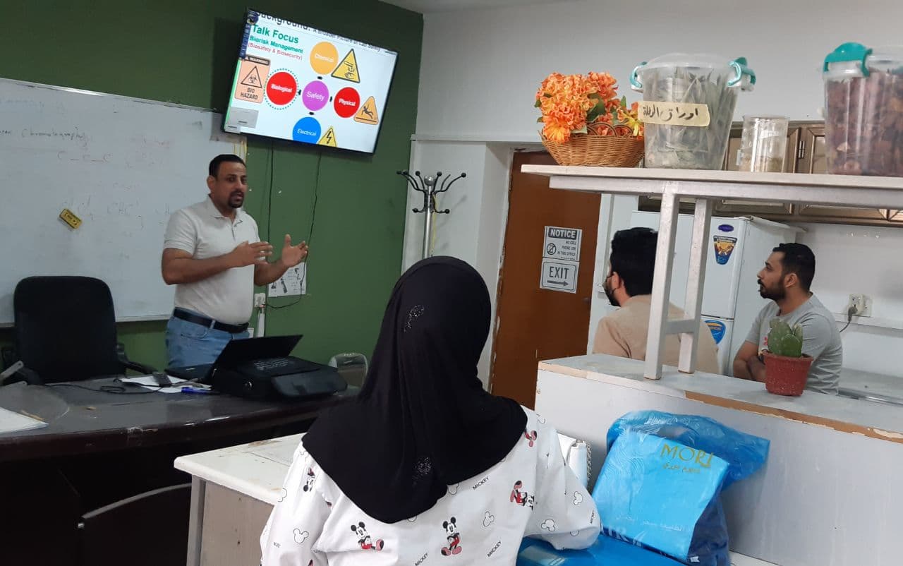 Read more about the article جامعة كربلاء تختتم دورة الأمن والسلامة البايلوجية