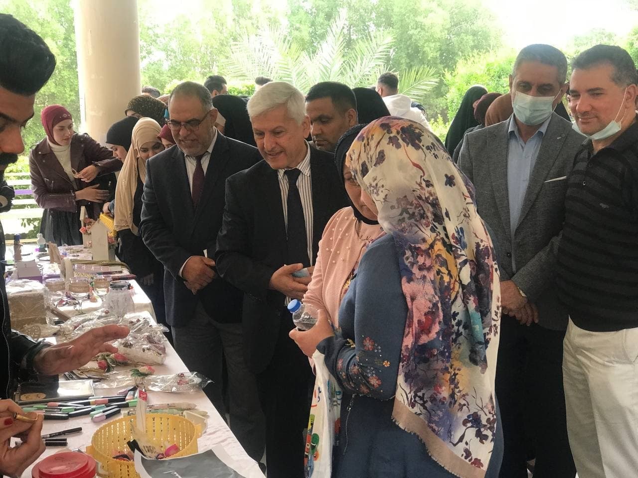 Read more about the article كلية العلوم تنظم سوقا خيريا لدعم الايتام