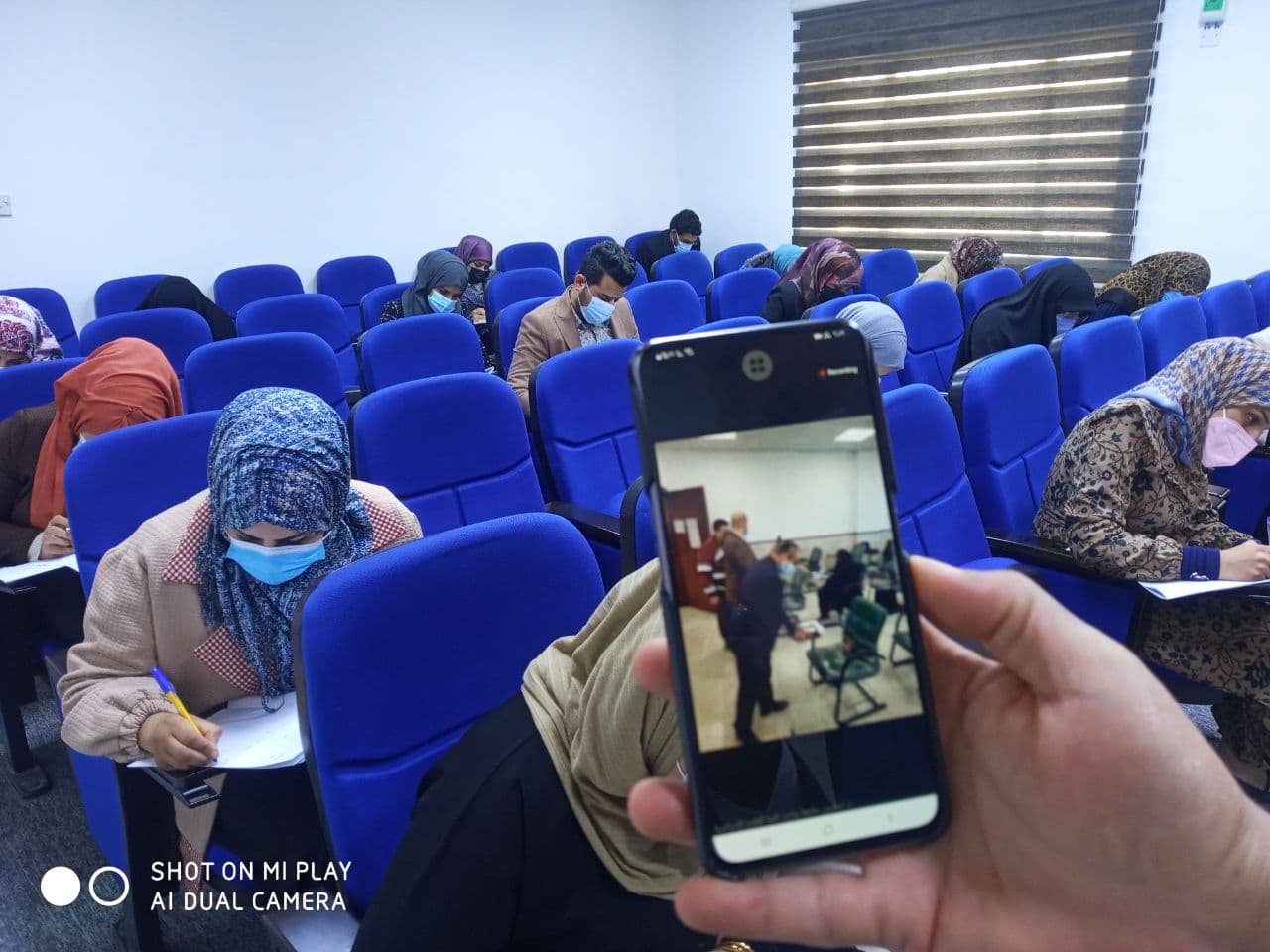 Read more about the article الفريق الوزاري للتعليم الالكتروني يشيد باجراءات كلية التمريض خلال اداء الامتحانات