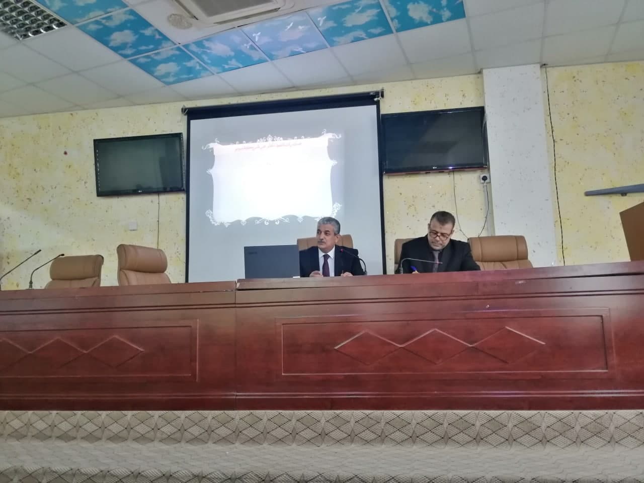 You are currently viewing جامعة كربلاء تنظم ندوة علمية عن الاثار الاقتصادية لمشروع الحزام والطريق