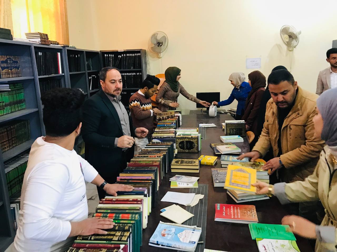 Read more about the article جامعة كربلاء تستلم مجموعة قيمة من الكتب والمخطوطات لمكتبة كلية العلوم الاسلامية