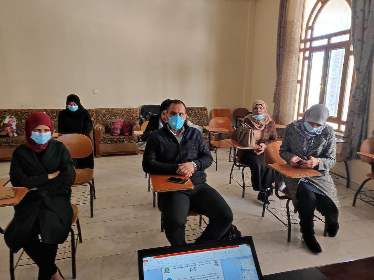 Read more about the article جامعة كربلاء تنظم دورة حضورية عن تطبيق الامن والسلامة الكيميائية في المختبرات