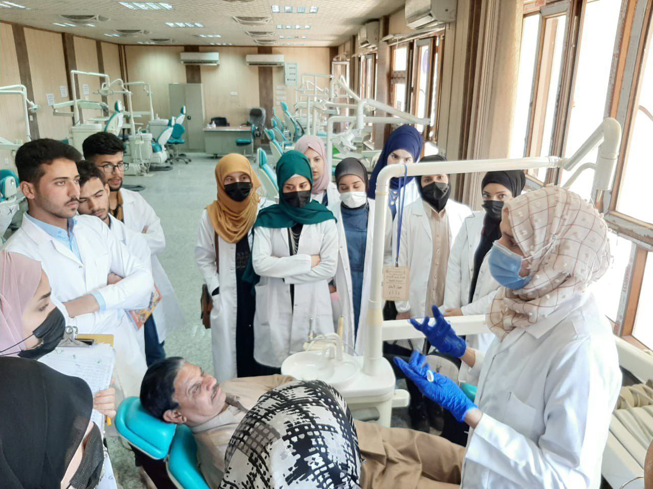 Read more about the article جامعة كربلاء تنظم دورة تدريبية عن “شرح سريري على المريض لخطوات الطقم الكامل”