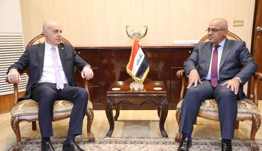 Read more about the article وزير التعليم يستقبل السفير التركي ويناقشان تجديد اتفاقية التعاون العلمي والأكاديمي بين البلدين