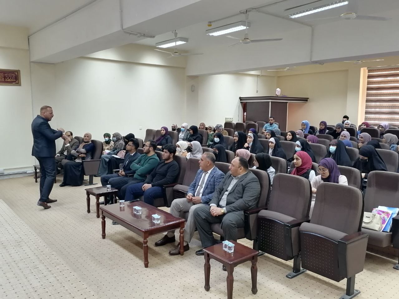 Read more about the article جامعة كربلاء تنظم دورتان علميتان عن الكفاءة والعناية المهنية في المختبر وكيفية بناء الشخصية القيادية