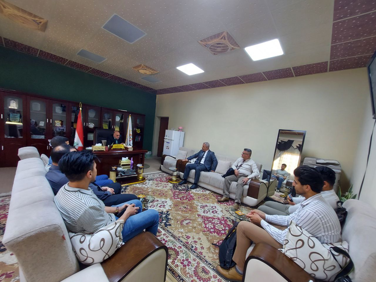 Read more about the article الفريق الوزاري للتعليم الالكتروني يزور كلية التمريض