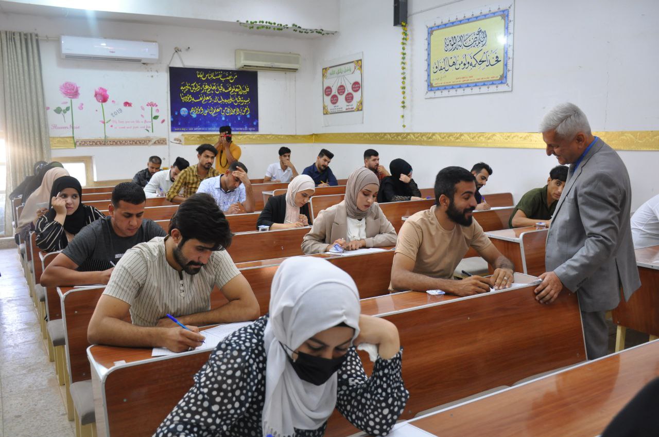 Read more about the article اللجنة الامتحانية المركزية في جامعة كربلاء تتابع سير الامتحانات النهائية في عدد من الكليات