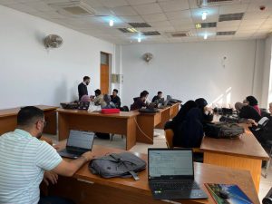 Read more about the article جامعة كربلاء تقيم ورشة عمل عن صيانة اجهزة الحاسوب
