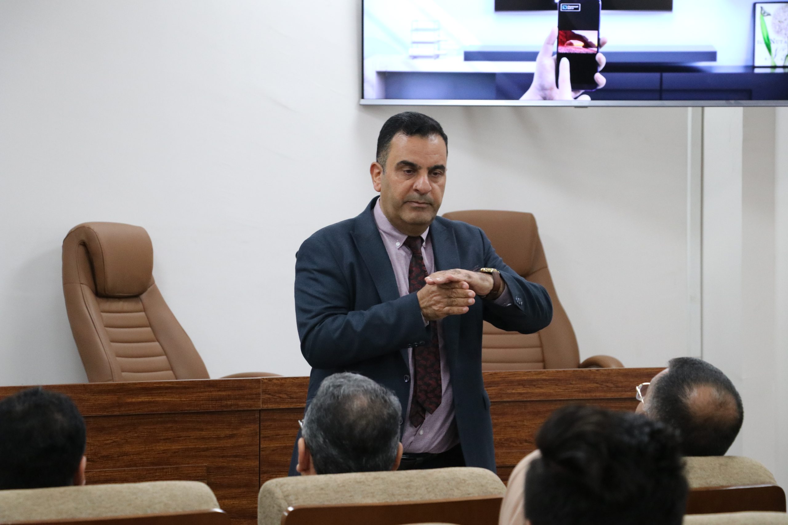 Read more about the article هندسة جامعة كربلاء تقيم ندوة علمية عن ” تقنية انشاء حديثة باستخدام الروافع الهيدروليكية لاستبدال جسر قطار خلال ٥ أيام”