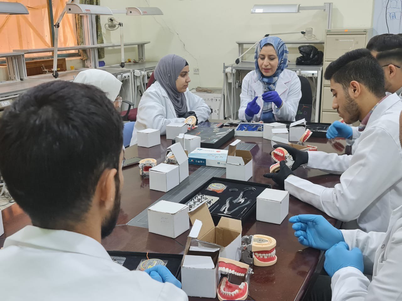 Read more about the article جامعة كربلاء تقيم ورشة عن Art of isolation