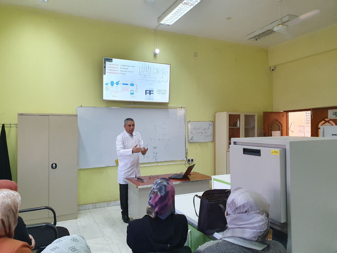 You are currently viewing علوم كربلاء تنظم دورة تدريبية حول لكروماتوكرافيا العمود السائلة عالية الدقة
