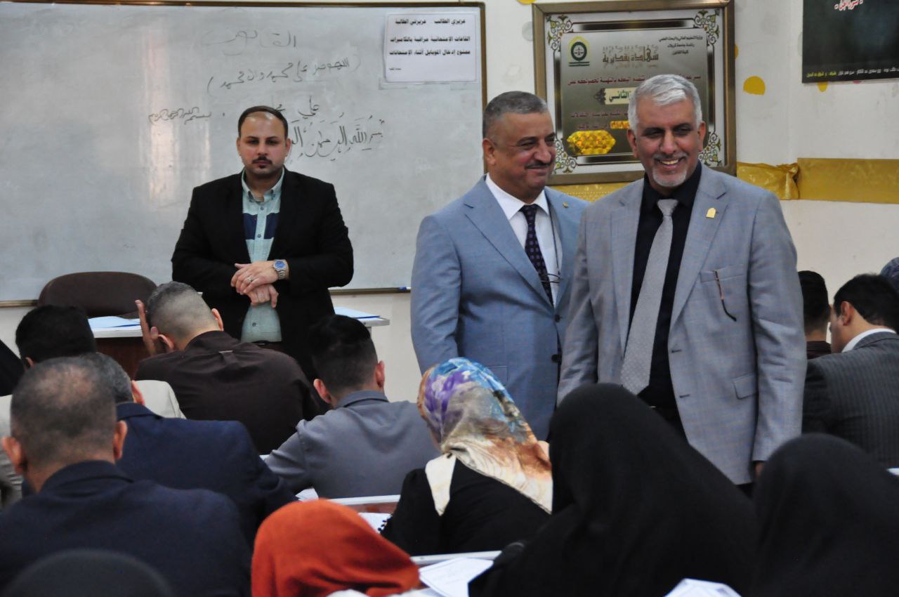 Read more about the article رئيس جامعة كربلاء يطّلع ميدانيا على سير الامتحان التنافسي للدراسات العليا