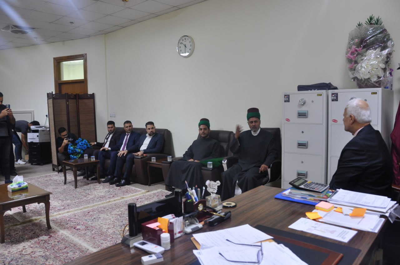 Read more about the article جامعة كربلاء تتسلم راية الرسول الأعظم بذكرى ولادته العطرة