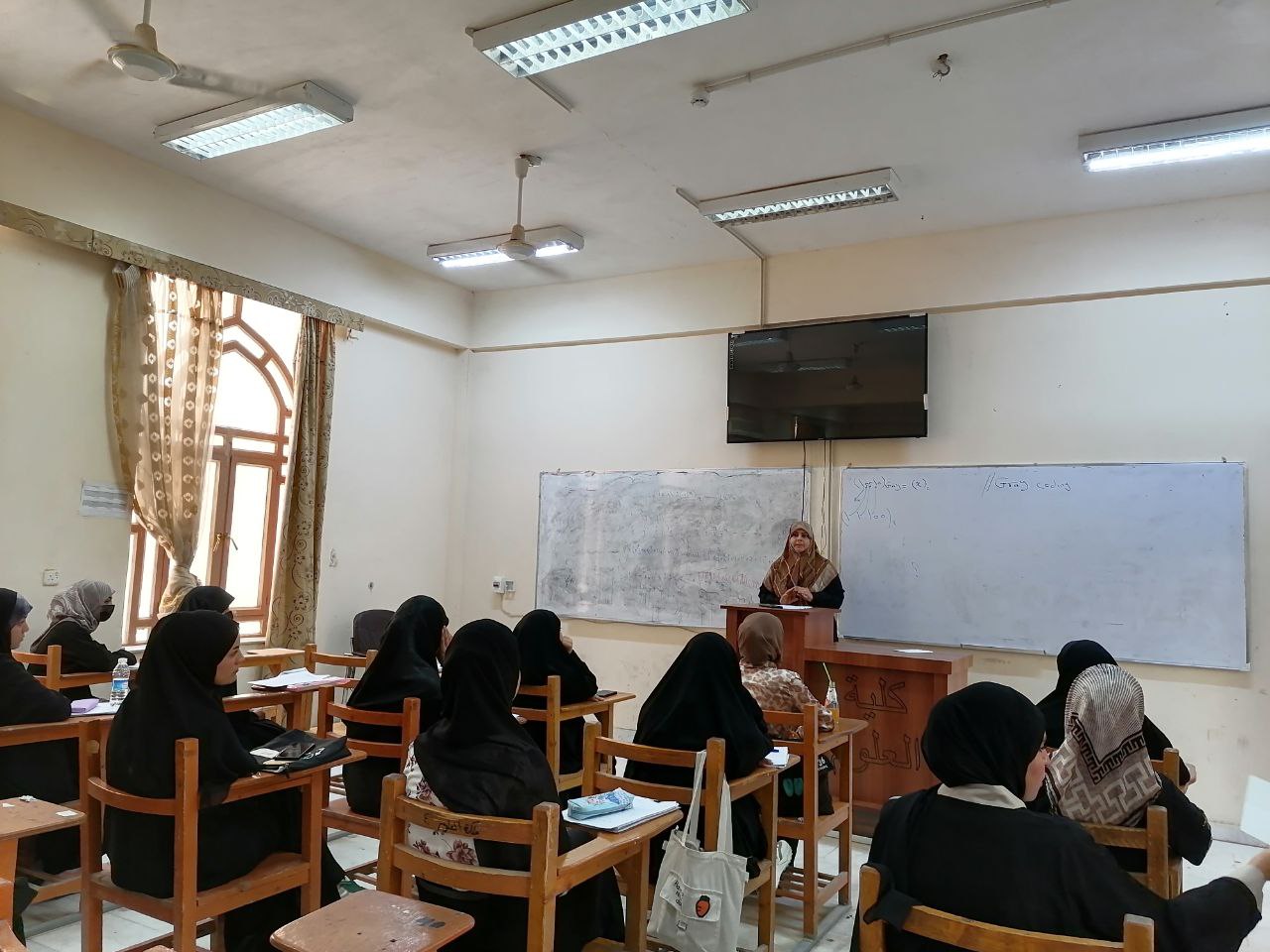 Read more about the article جامعة كربلاء تنظم دورة تدريبية عن التوعية بمخاطر تزوير المستندات الرسمية