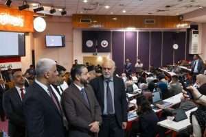 Read more about the article وزير التعليم يتفقد امتحان جائزة الإبداع والتميز للخريجين الأوائل من كليات الطب .. ويوجه بتكريم المتميزين ومنحهم مقاعد دراسية في المجلس العراقي للاختصاصات الطبية