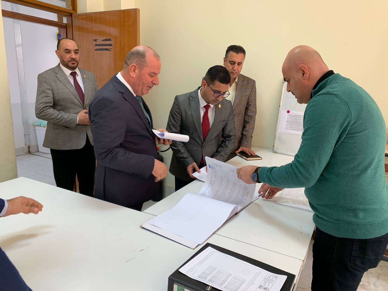 Read more about the article اللجنة الامتحانية بجامعة كربلاء تطلع على سير الامتحانات الفصلية