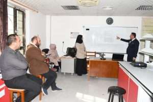 Read more about the article جامعة كربلاء تنظم دورة تدريبية عن انكسار مادة الموشور وتحلل اللون الأبيض