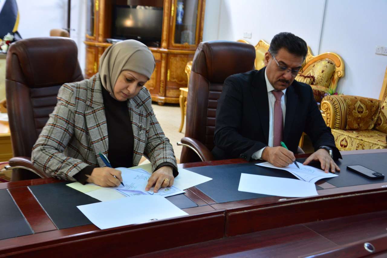 Read more about the article جامعة كربلاء و كلية الحلة الجامعة تبرمان اتفاقية تعاون