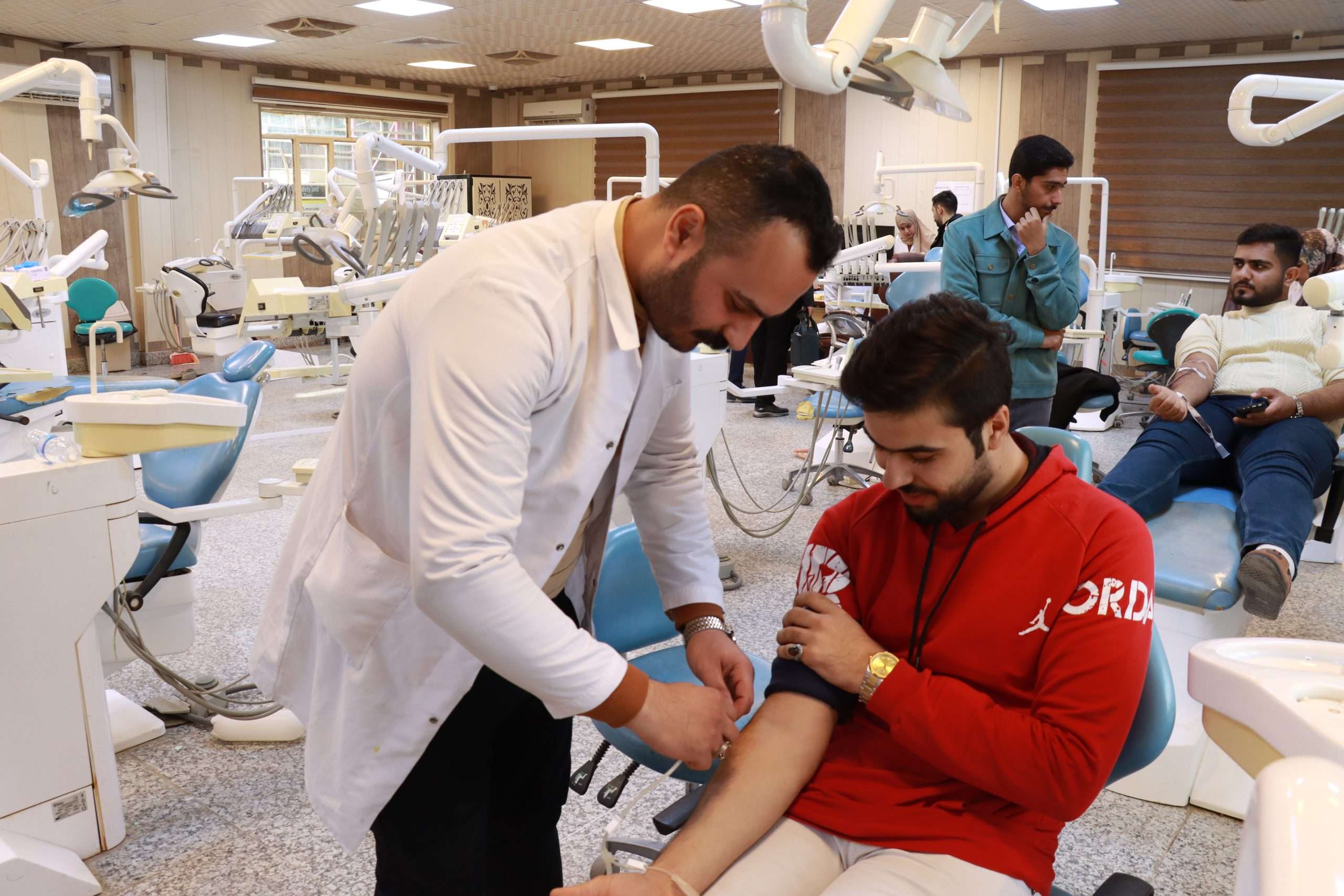 Read more about the article جامعة كربلاء تنظم حملة للتبرع بالدم لمرضى اللوكيميا والثلاسيميا