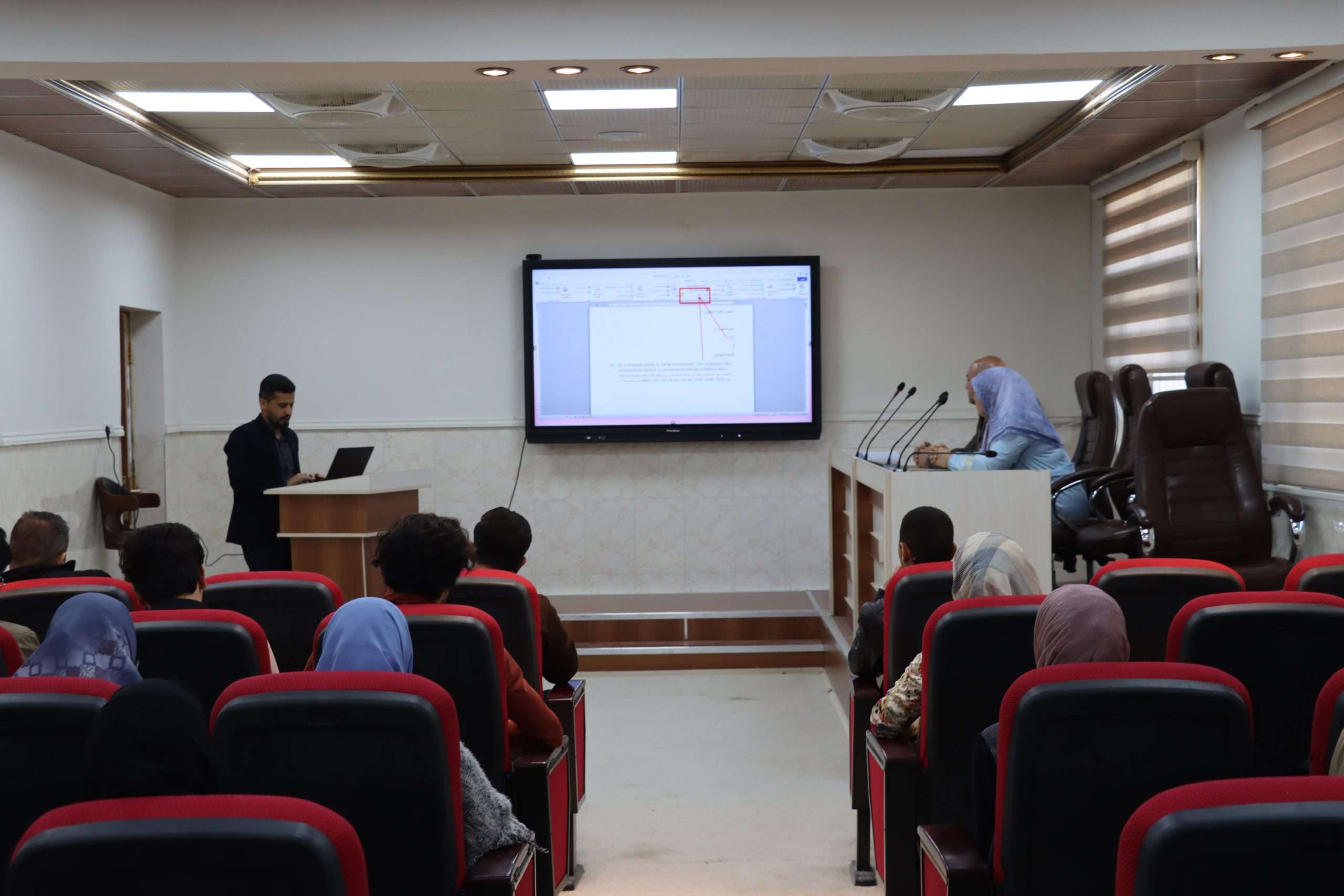 You are currently viewing جامعة كربلاء تنظم دورة تدريبية عن اختيار وترتيب المصادر في بحث التخرج