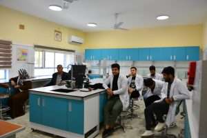 Read more about the article جامعة كربلاء تنظم دورة تدريبية عن الفحوصات المختبرية الفسيولوجية