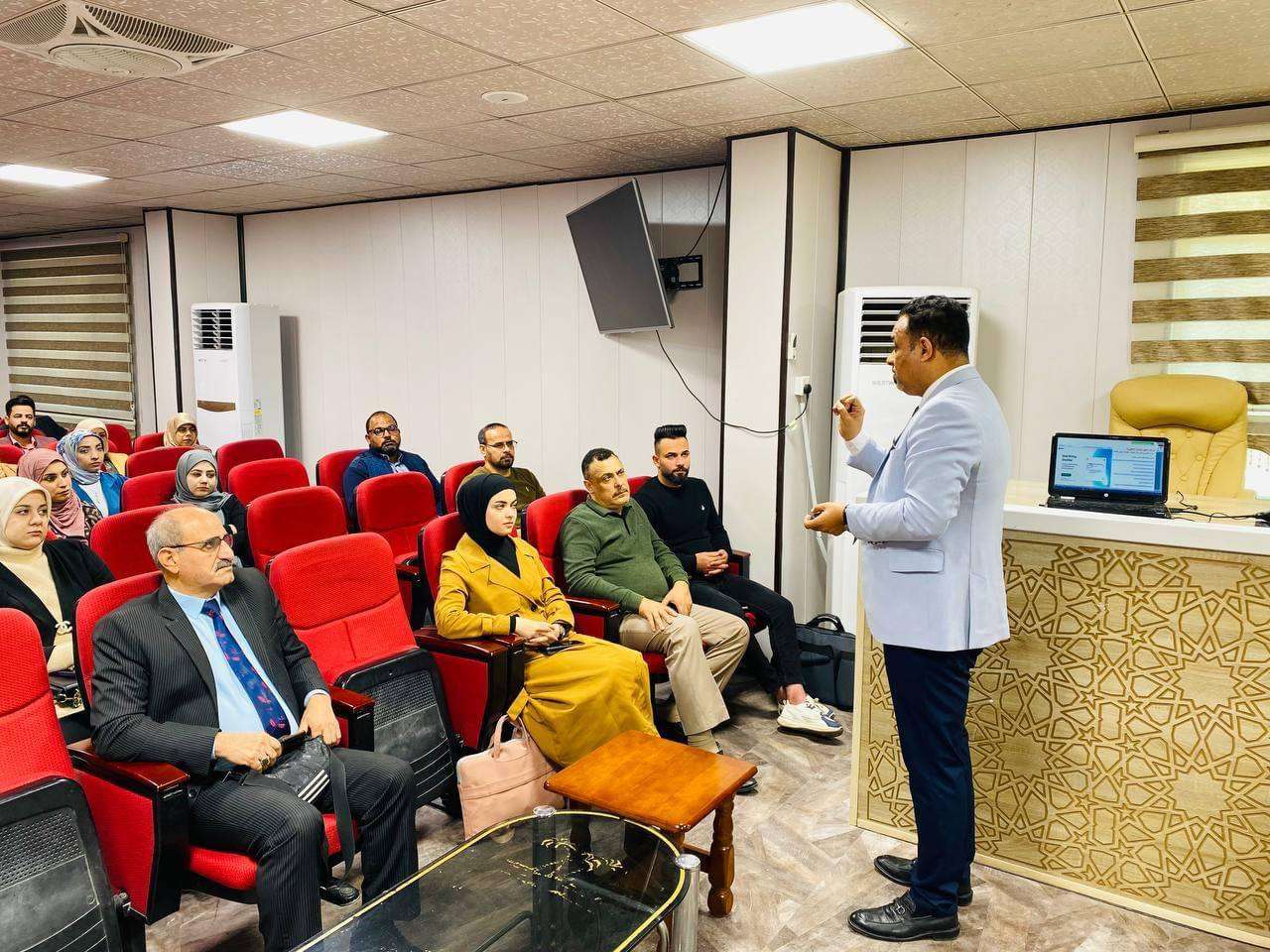 Read more about the article جامعة كربلاء ورشة عمل عن استخدام محركات البحث العلمي