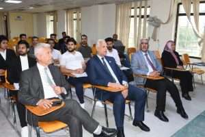 Read more about the article رئيس الجامعة يشرف على عملية تفعيل برنامج الحضور الالكتروني للطلبة