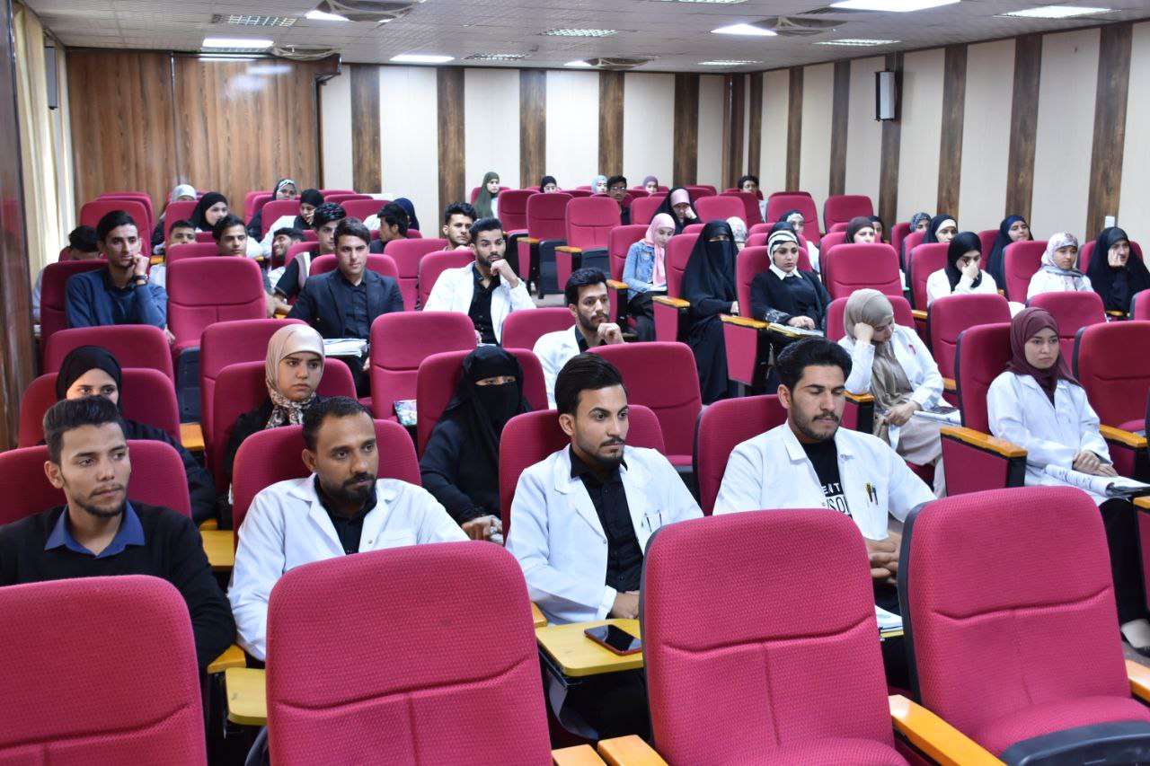 Read more about the article جامعة كربلاء تنظم دورة تدريبية عن مخاطر المواد الكيميائية في المختبرات