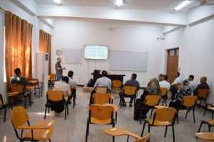Read more about the article جامعة كربلاء تنظم دورة تدريبية عن الفروق الجوهرية بين الادارة التقليدية والادارة الإلكترونية