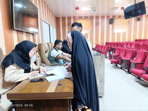 Read more about the article كلية الصيدلة تواصل إجراءات تسجيل الطلبة الجدد المقبولين للعام الدراسي الحالي