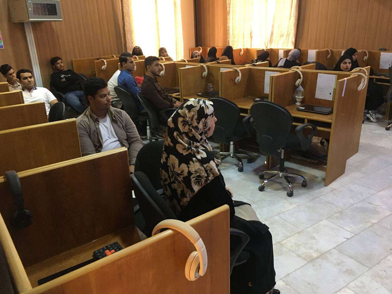 Read more about the article جامعة كربلاء تنظم دورة تدريبية عن الفروق الجوهرية بين الادارة التقليدية والادارة الإلكترونية