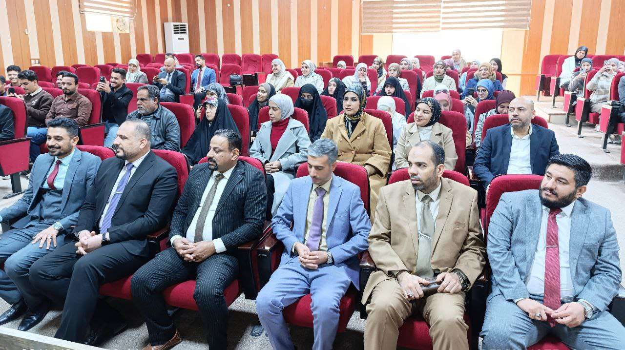 Read more about the article كلية الصيدلة بجامعة كربلاء تكرم الطلبة المتميزين بالامتحانات التقويمية الوزارية