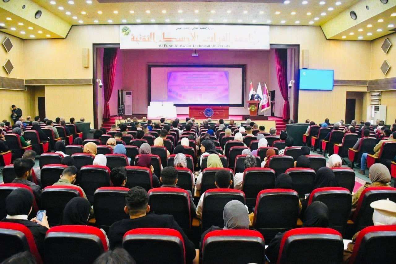 Read more about the article جامعة كربلاء تحظى بالمركز السادس خلال مشاركتها بالمهرجان الجامعي للفنون التشكيلية